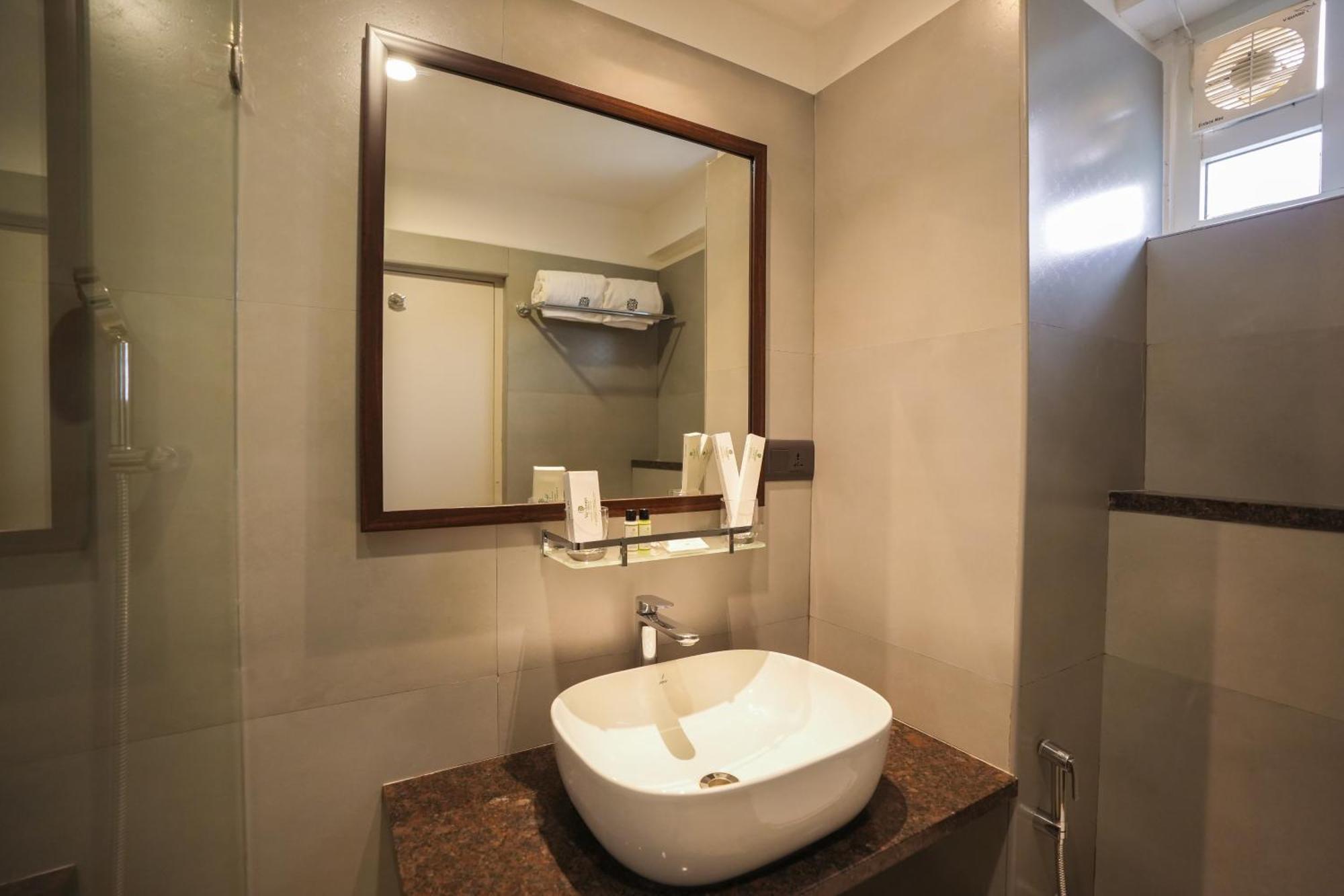Vaishnavi Residency Hotel Bangalore Exterior foto