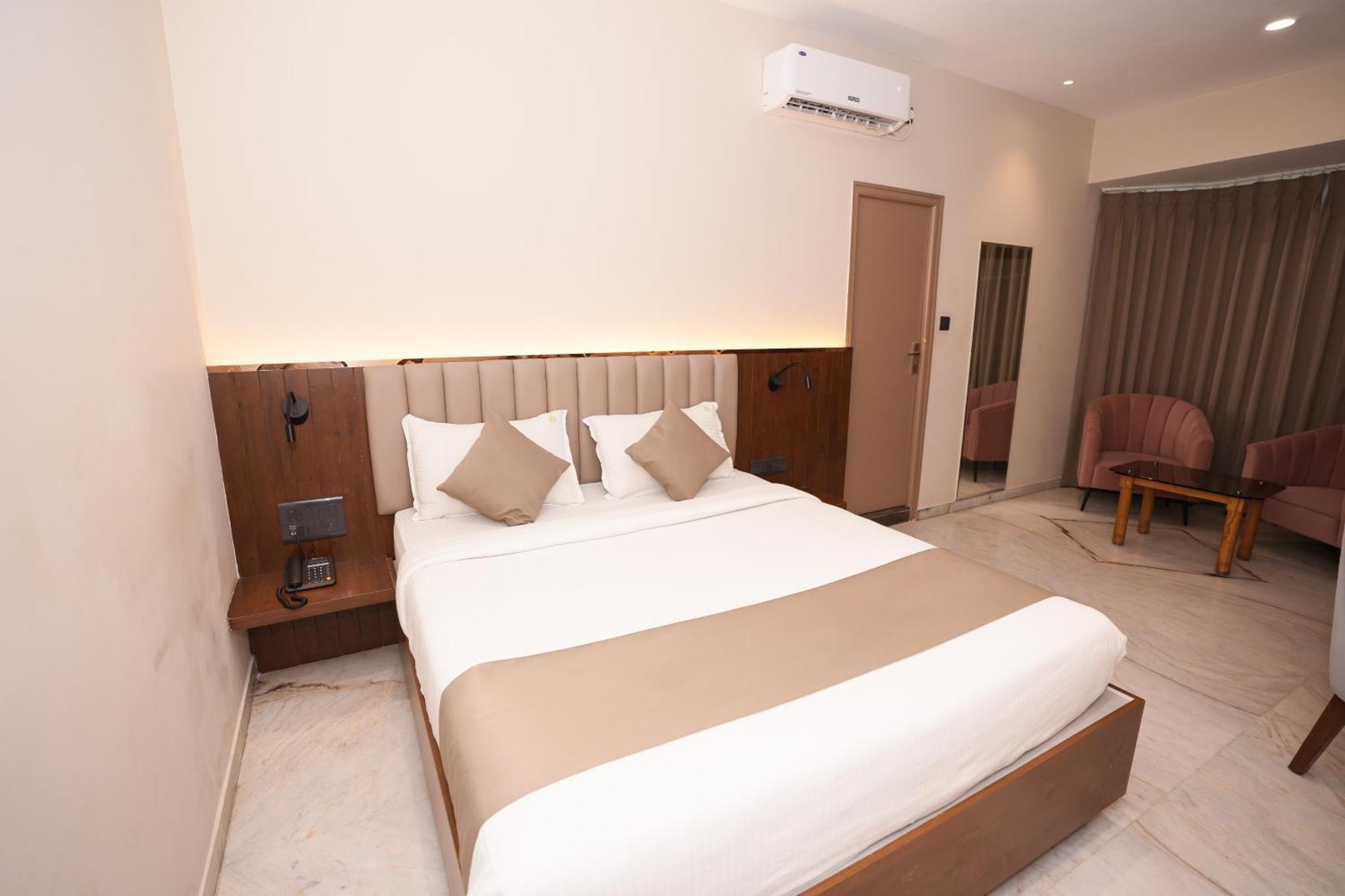 Vaishnavi Residency Hotel Bangalore Exterior foto